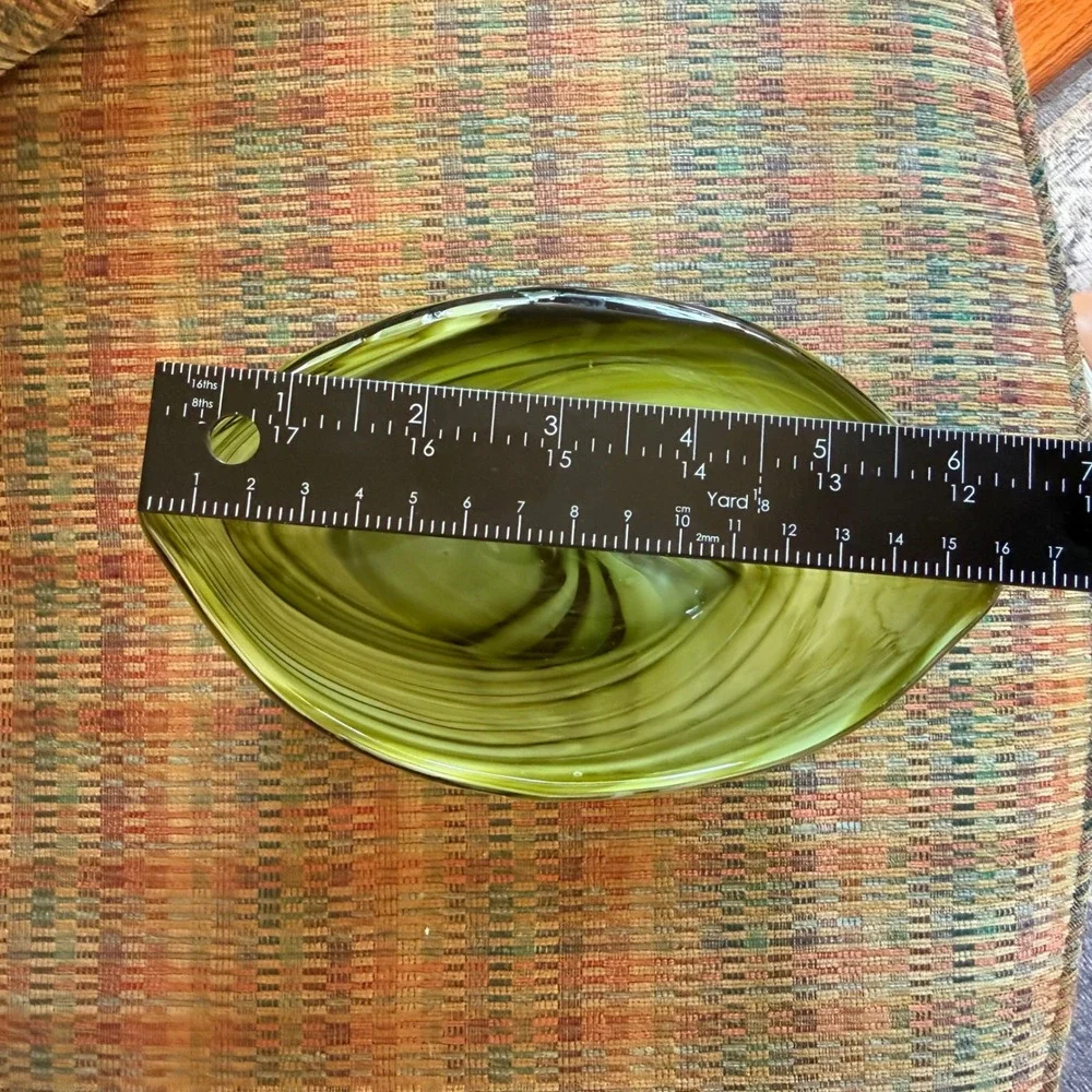 Vintage Art Glass Vase Oval Avocado Green Swirl MCM Mid‎ Century Modern Decor